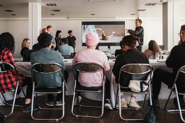 How Can UK Businesses Leverage Emerging Marketing Trends to Gain a Competitive Edge?